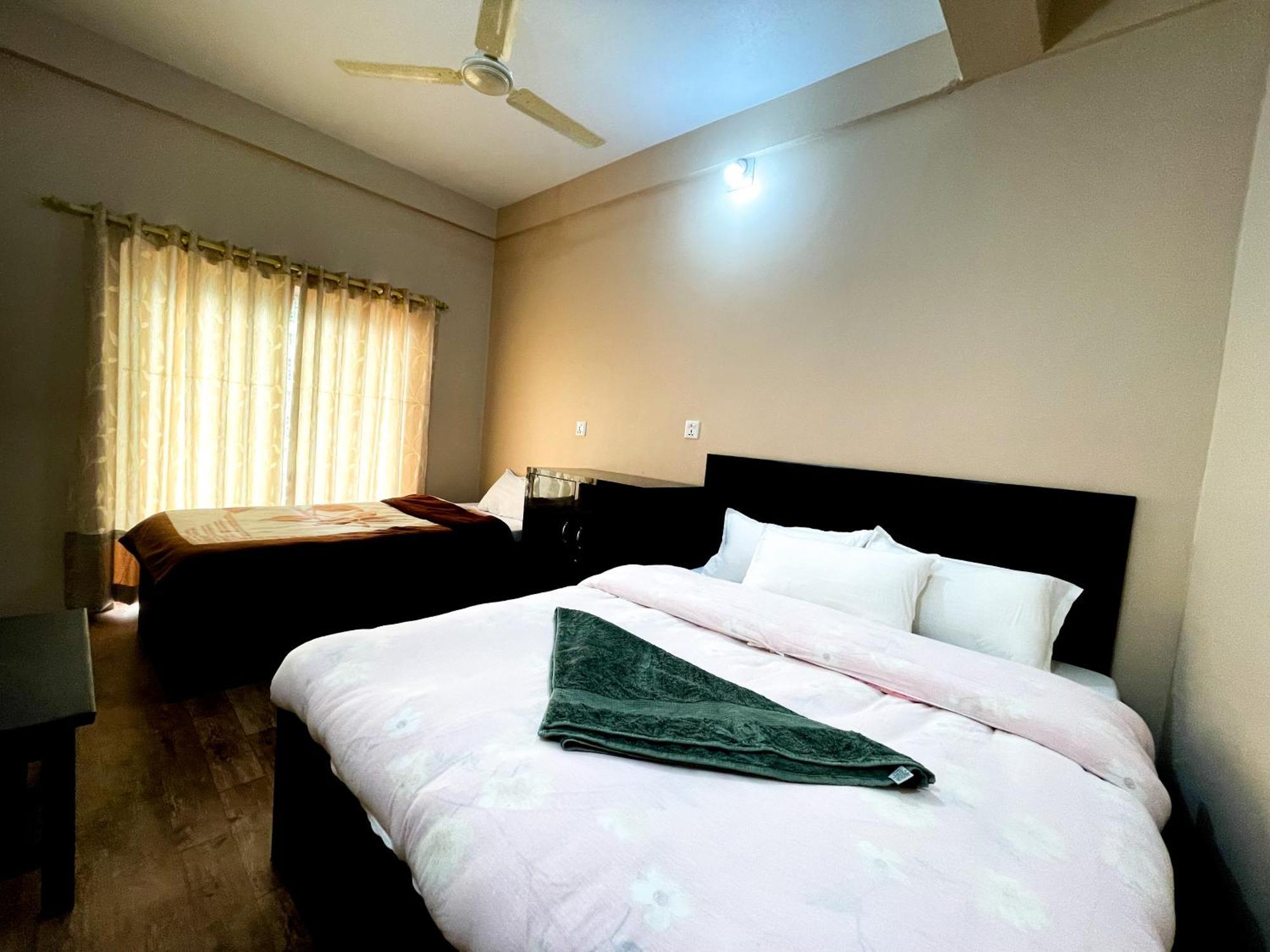 Yuriko Guest House Pokhara Eksteriør billede